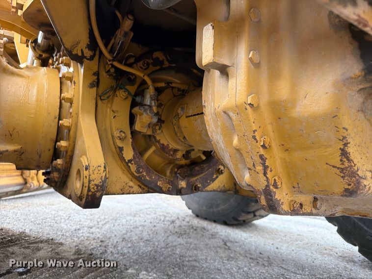 image for item FU4700 2001 Caterpillar 140H motor grader