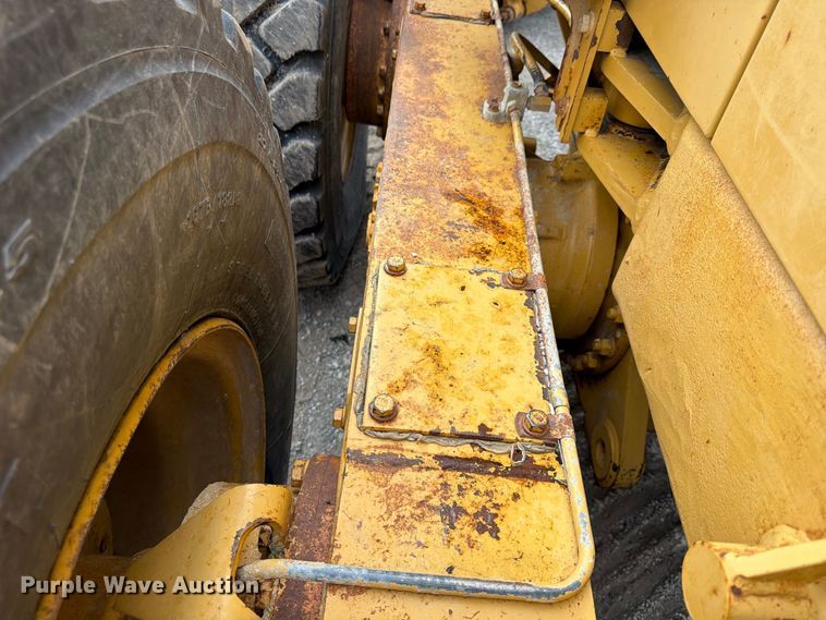 image for item FU4700 2001 Caterpillar 140H motor grader