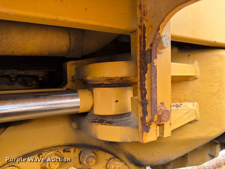 image for item FU4700 2001 Caterpillar 140H motor grader