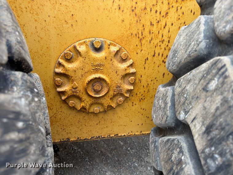 image for item FU4700 2001 Caterpillar 140H motor grader