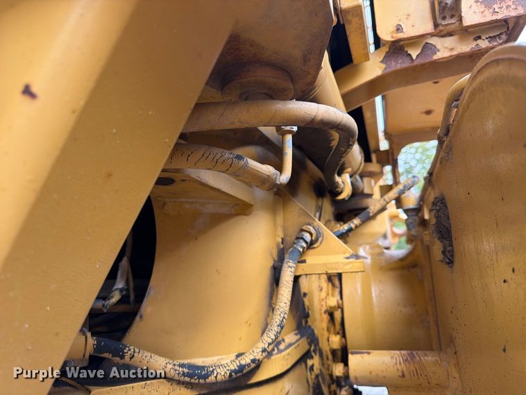 image for item FU4700 2001 Caterpillar 140H motor grader