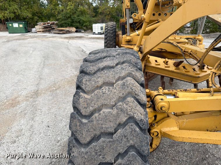 image for item FU4700 2001 Caterpillar 140H motor grader