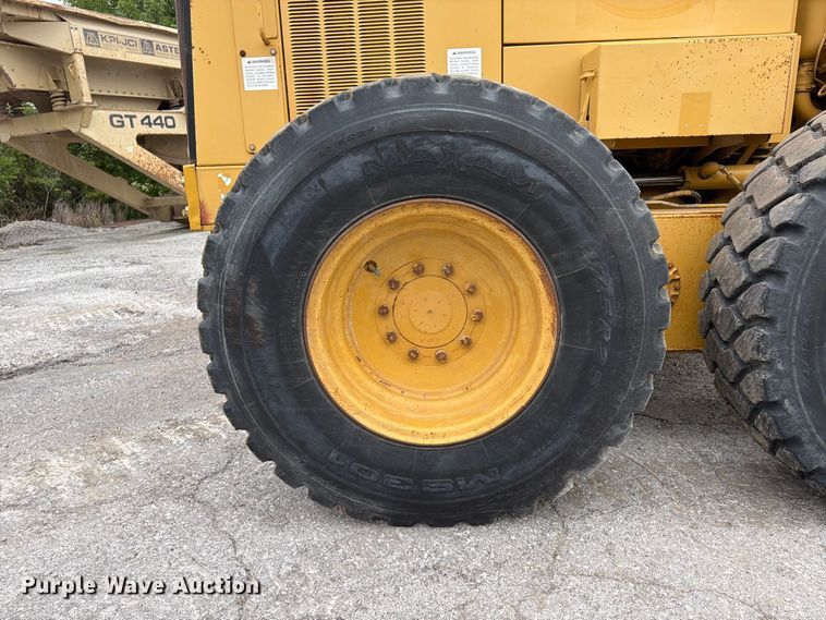 image for item FU4700 2001 Caterpillar 140H motor grader
