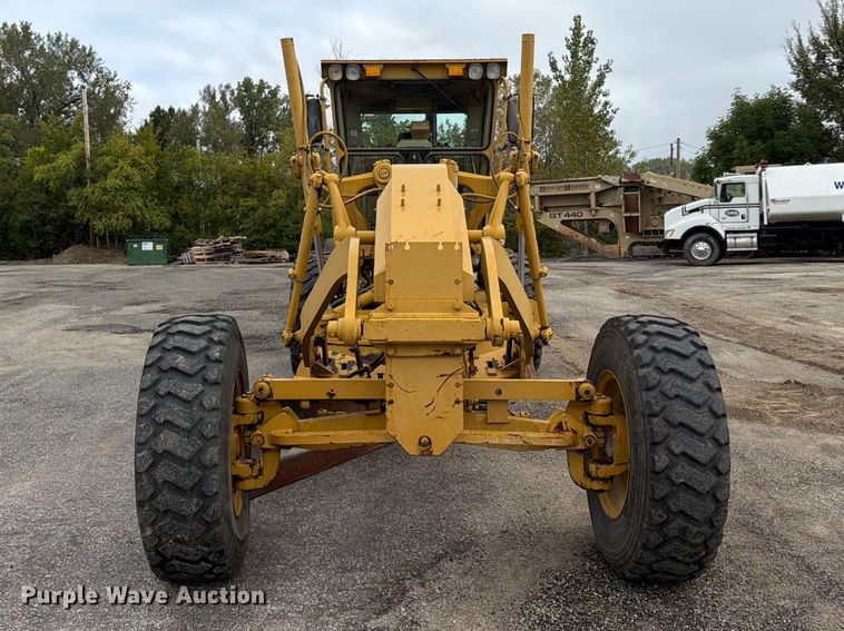 image for item FU4701 2004 Caterpillar 140H motor grader