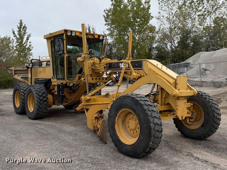 image for item FU4701 2004 Caterpillar 140H motor grader