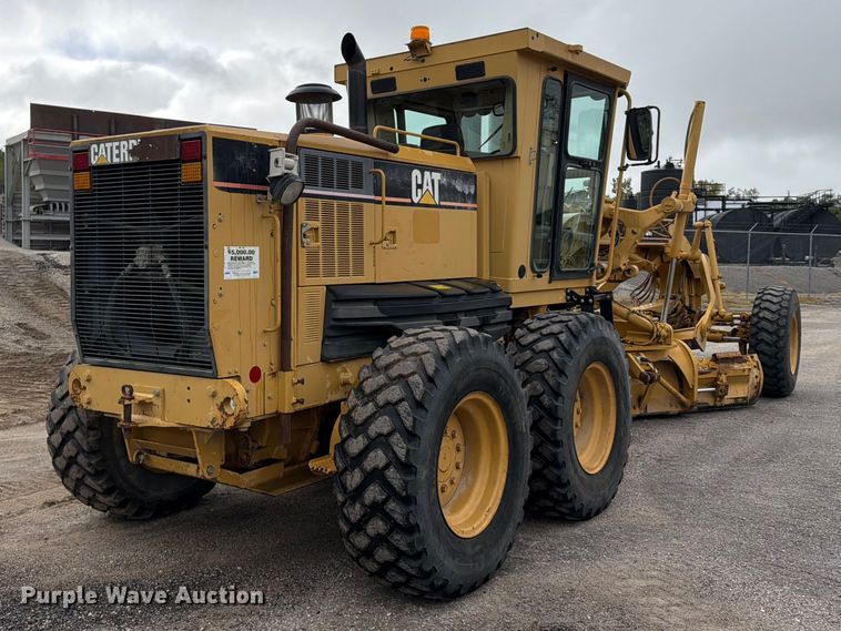 image for item FU4701 2004 Caterpillar 140H motor grader
