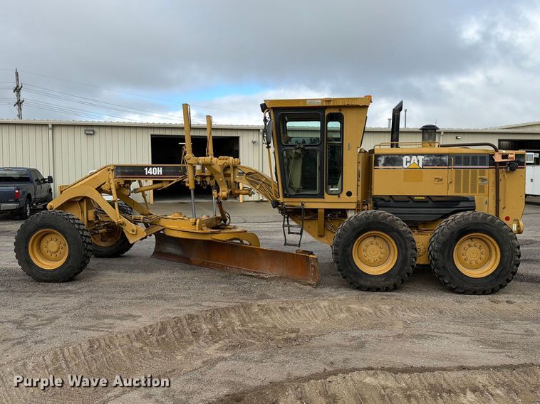 image for item FU4701 2004 Caterpillar 140H motor grader