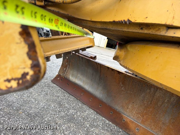 image for item FU4701 2004 Caterpillar 140H motor grader