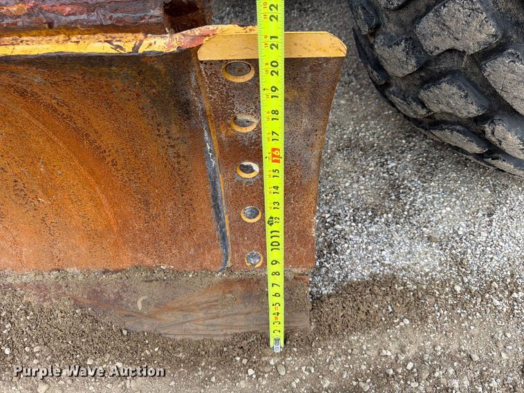 image for item FU4701 2004 Caterpillar 140H motor grader
