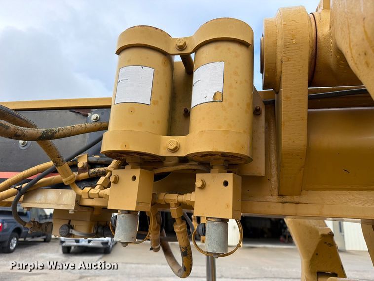 image for item FU4701 2004 Caterpillar 140H motor grader