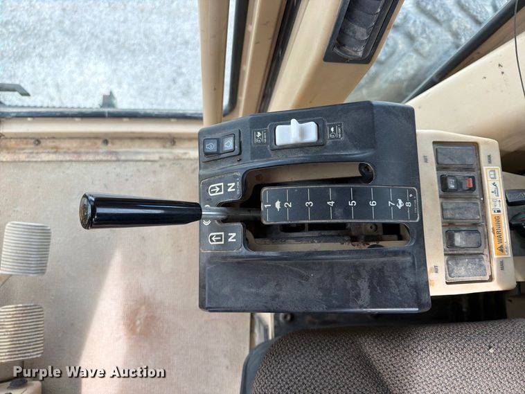 image for item FU4701 2004 Caterpillar 140H motor grader