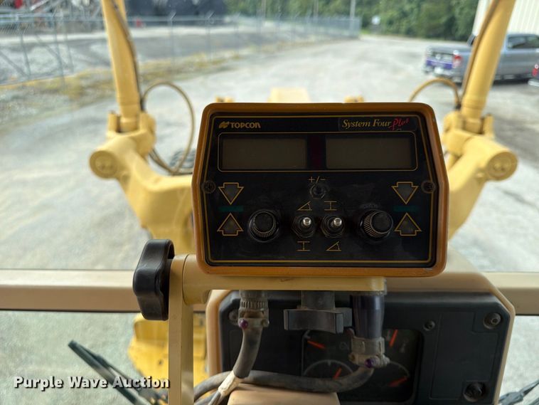 image for item FU4701 2004 Caterpillar 140H motor grader