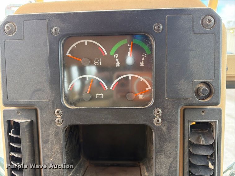 image for item FU4701 2004 Caterpillar 140H motor grader