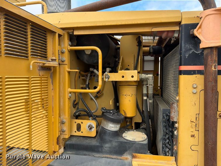 image for item FU4701 2004 Caterpillar 140H motor grader