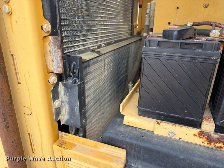 image for item FU4701 2004 Caterpillar 140H motor grader