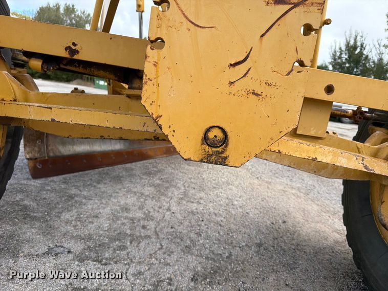 image for item FU4701 2004 Caterpillar 140H motor grader