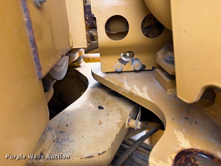 image for item FU4701 2004 Caterpillar 140H motor grader