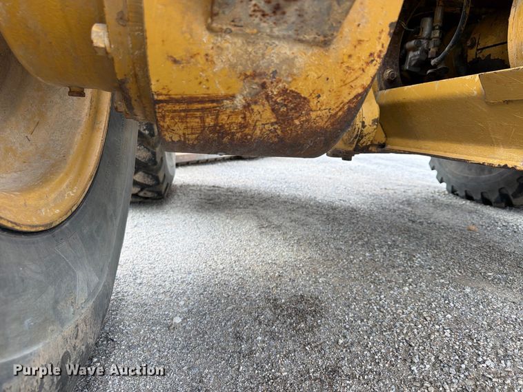 image for item FU4701 2004 Caterpillar 140H motor grader