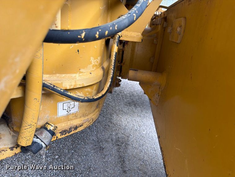 image for item FU4701 2004 Caterpillar 140H motor grader