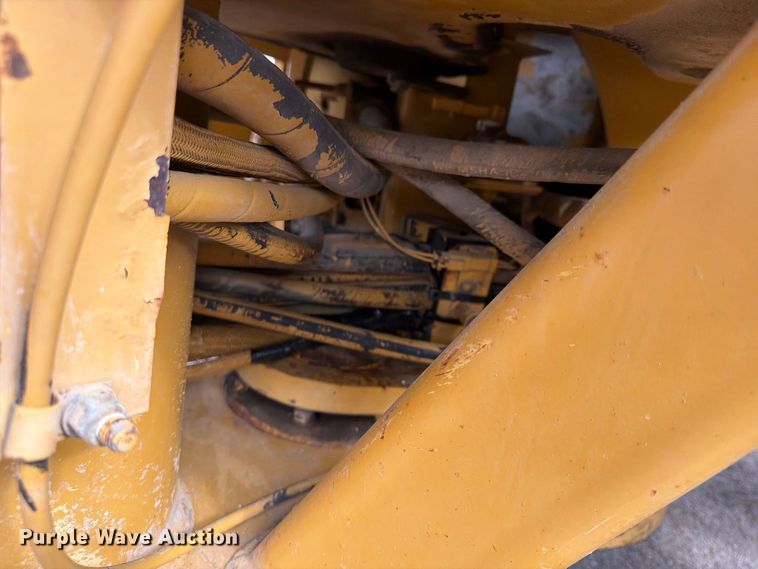 image for item FU4701 2004 Caterpillar 140H motor grader