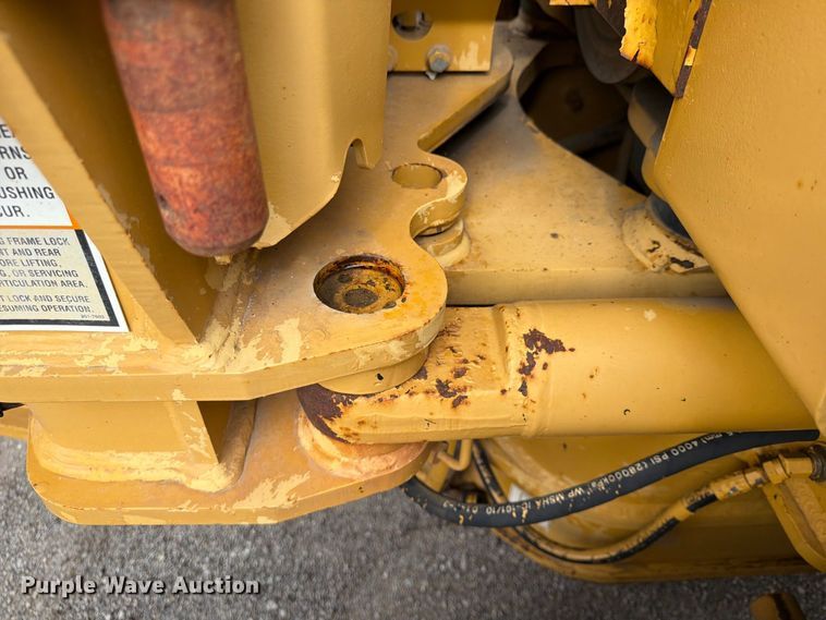 image for item FU4701 2004 Caterpillar 140H motor grader