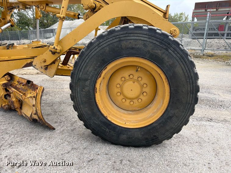 image for item FU4701 2004 Caterpillar 140H motor grader