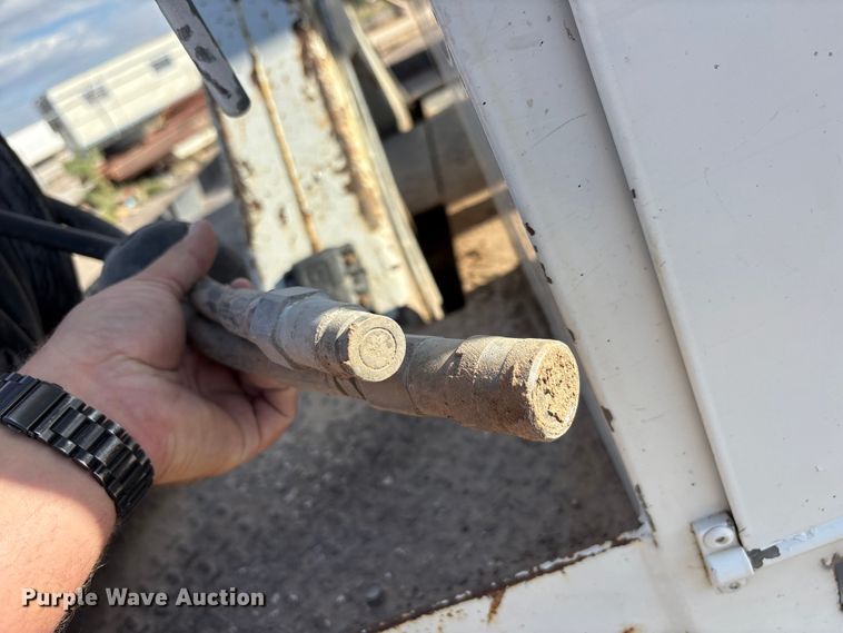 image for item JM9514 2007 International 4300 digger derrick truck
