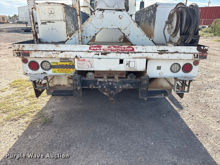image for item JM9514 2007 International 4300 digger derrick truck