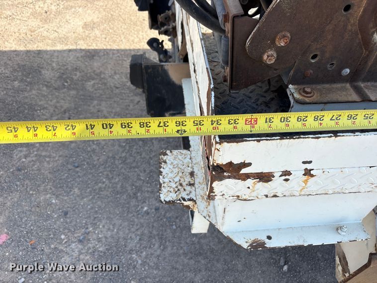 image for item JM9514 2007 International 4300 digger derrick truck