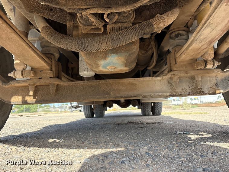 image for item JM9514 2007 International 4300 digger derrick truck