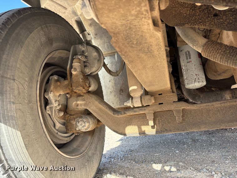 image for item JM9514 2007 International 4300 digger derrick truck