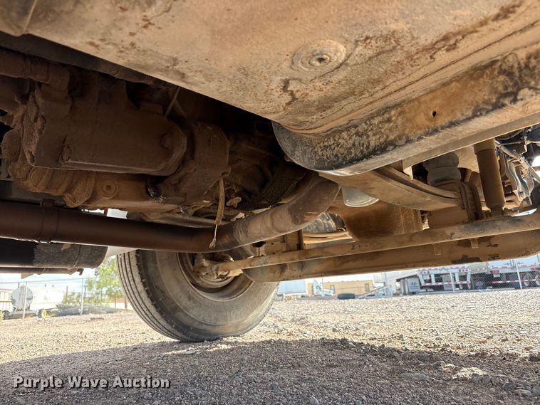 image for item JM9514 2007 International 4300 digger derrick truck