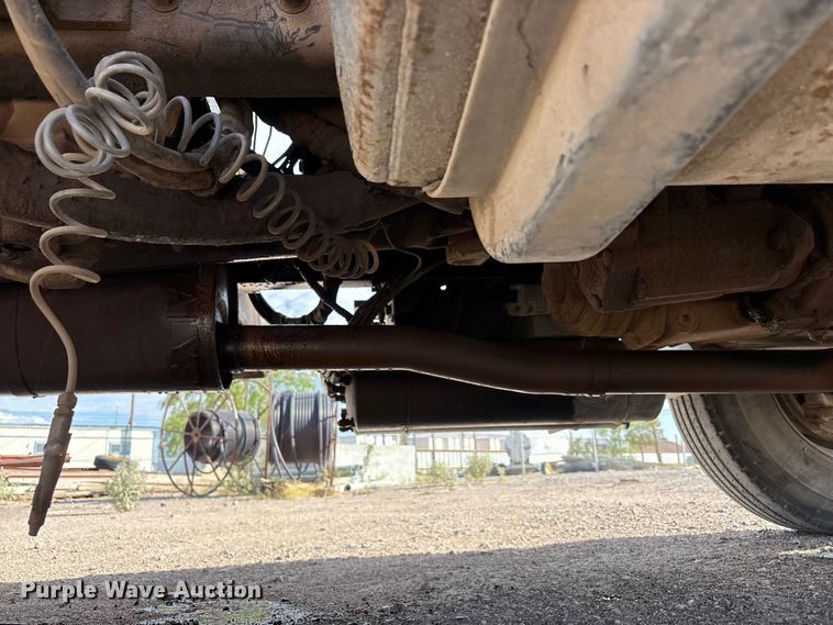 image for item JM9514 2007 International 4300 digger derrick truck