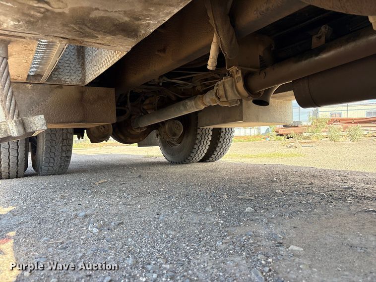image for item JM9514 2007 International 4300 digger derrick truck