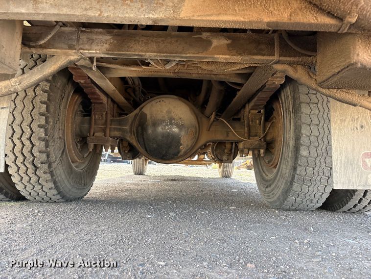 image for item JM9514 2007 International 4300 digger derrick truck