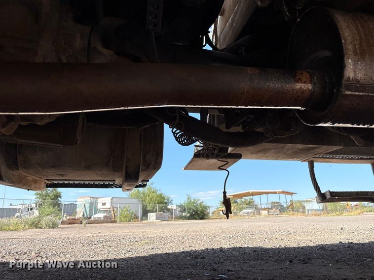 image for item JM9514 2007 International 4300 digger derrick truck