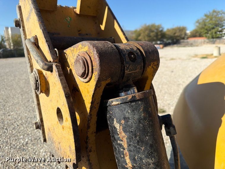 image for item NC9915 2006 Caterpillar 430E backhoe