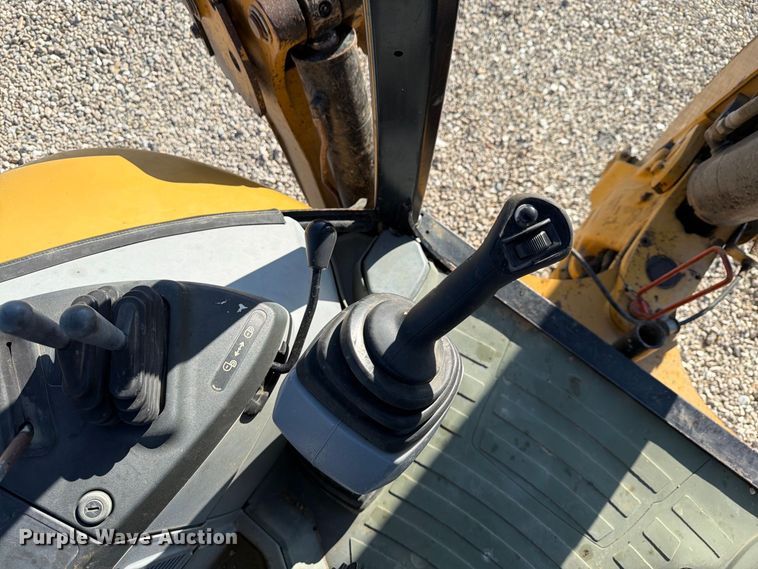 image for item NC9915 2006 Caterpillar 430E backhoe