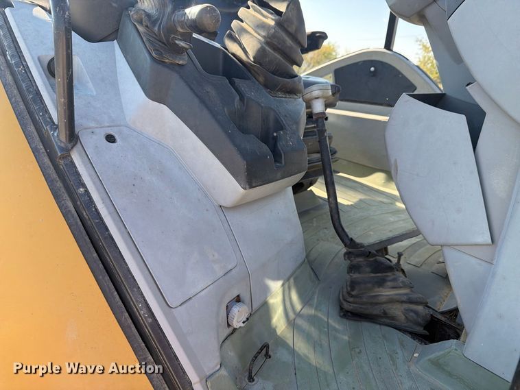 image for item NC9915 2006 Caterpillar 430E backhoe