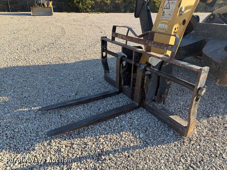 image for item NC9916 2007 JLG TL943 telehandler