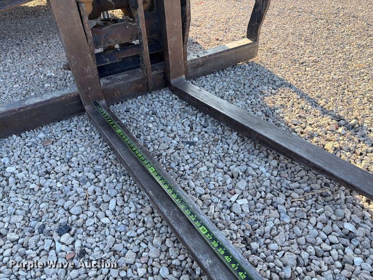 image for item NC9916 2007 JLG TL943 telehandler