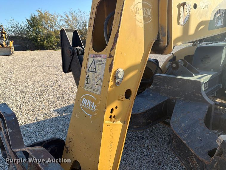image for item NC9916 2007 JLG TL943 telehandler