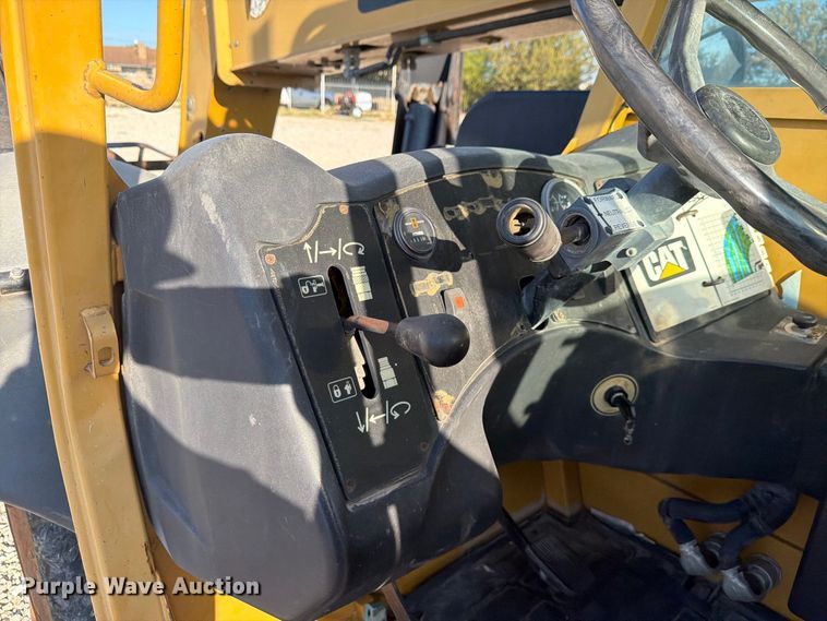image for item NC9916 2007 JLG TL943 telehandler