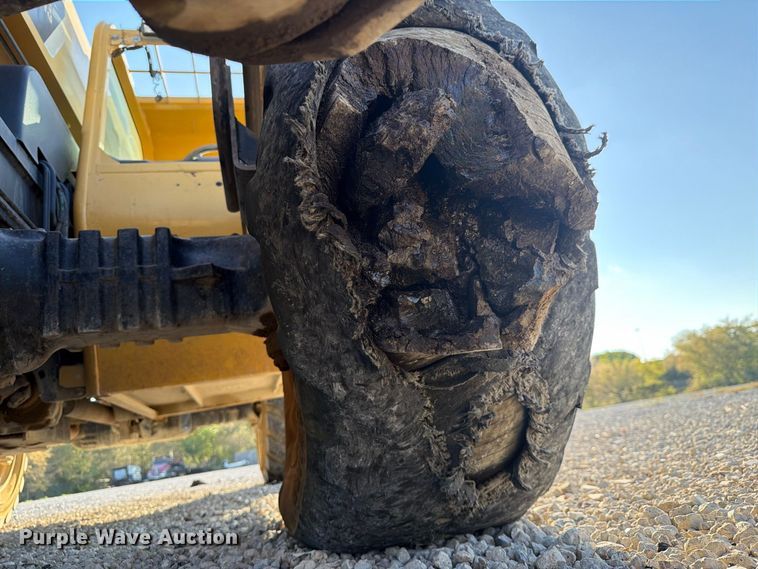 image for item NC9916 2007 JLG TL943 telehandler