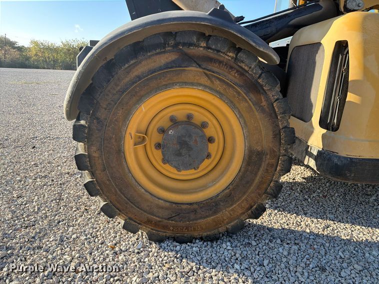 image for item NC9916 2007 JLG TL943 telehandler
