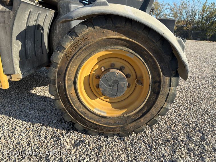 image for item NC9916 2007 JLG TL943 telehandler