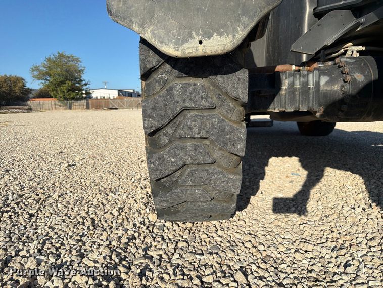 image for item NC9916 2007 JLG TL943 telehandler