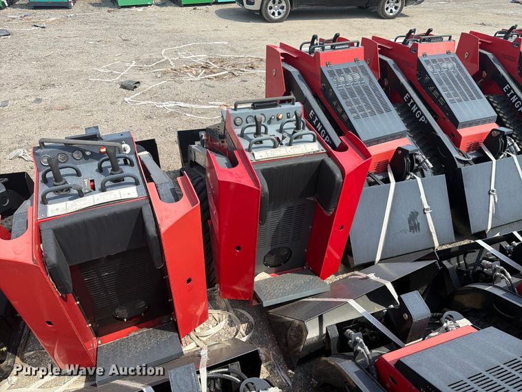 image for item NC9937 2024 Erie Industries SCL850 compact utility loader