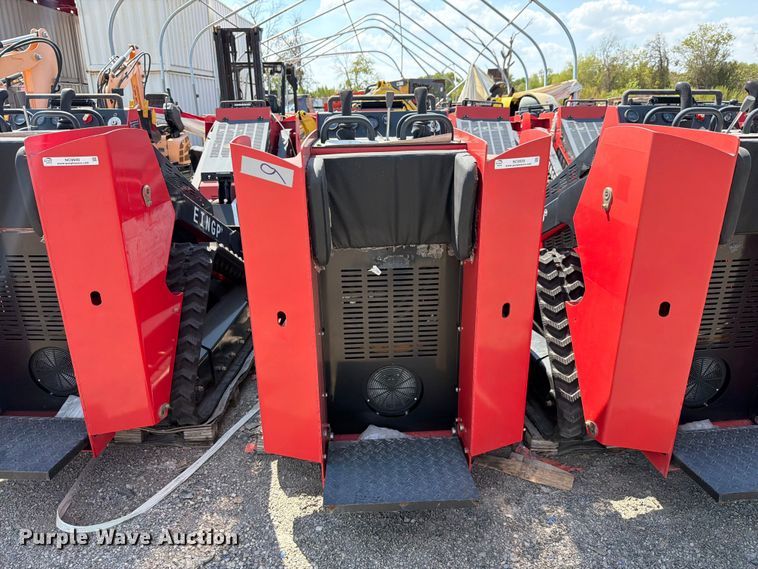 image for item NC9939 2024 Erie Industries SCL850 compact utility loader