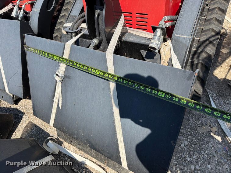image for item NC9940 2024 Erie Industries SCL850 compact utility loader
